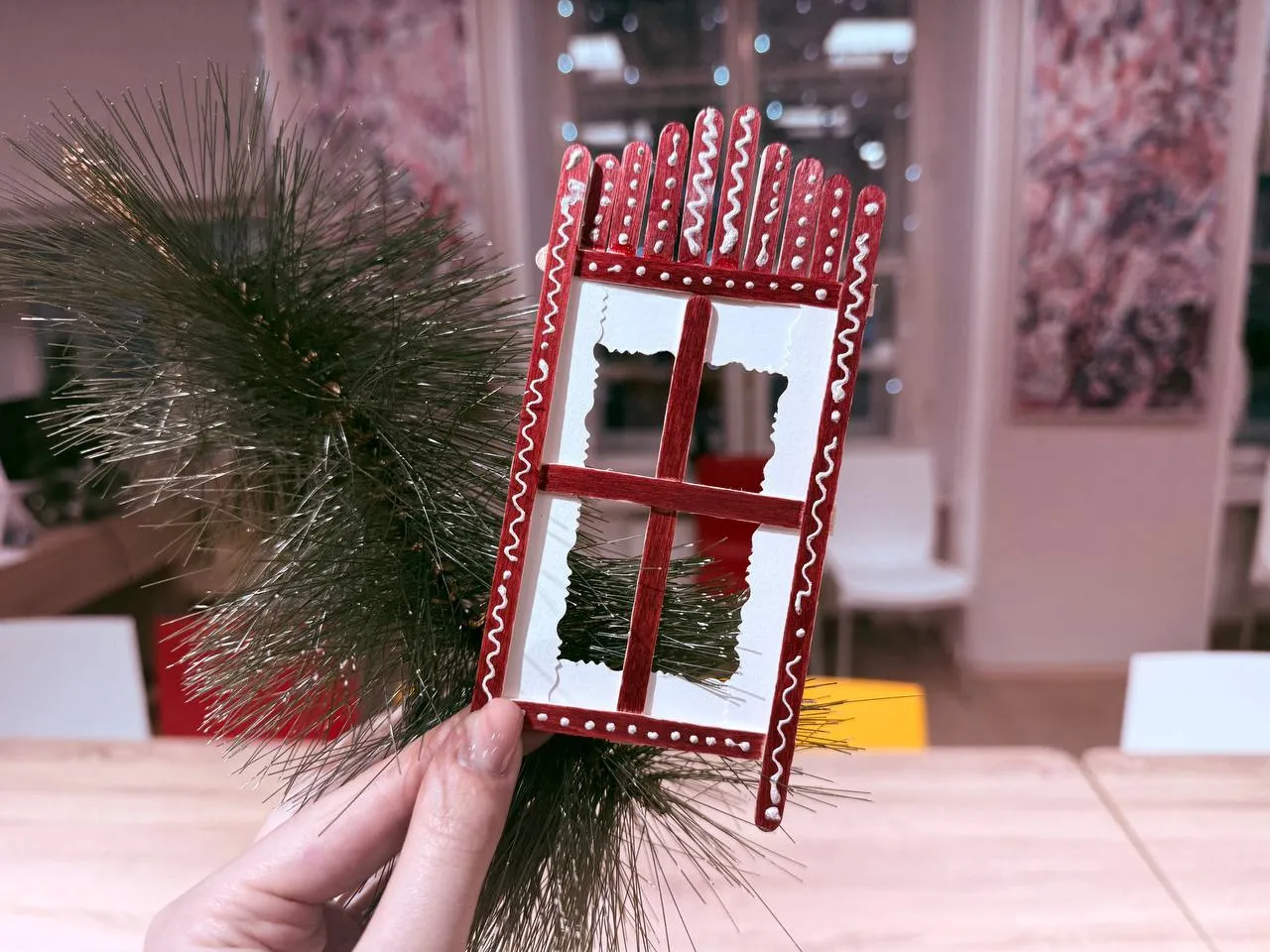 Мастер-класс «Наряд для окошка»